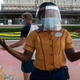 Imagen para el artículo titulado Cazan a Disney 'photoshopeando' mascarillas en las caras de los visitantes de sus parques